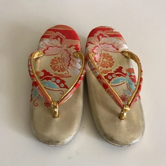 Authentic Japanese Bell Thongs Shoes - Picture 3 of 8